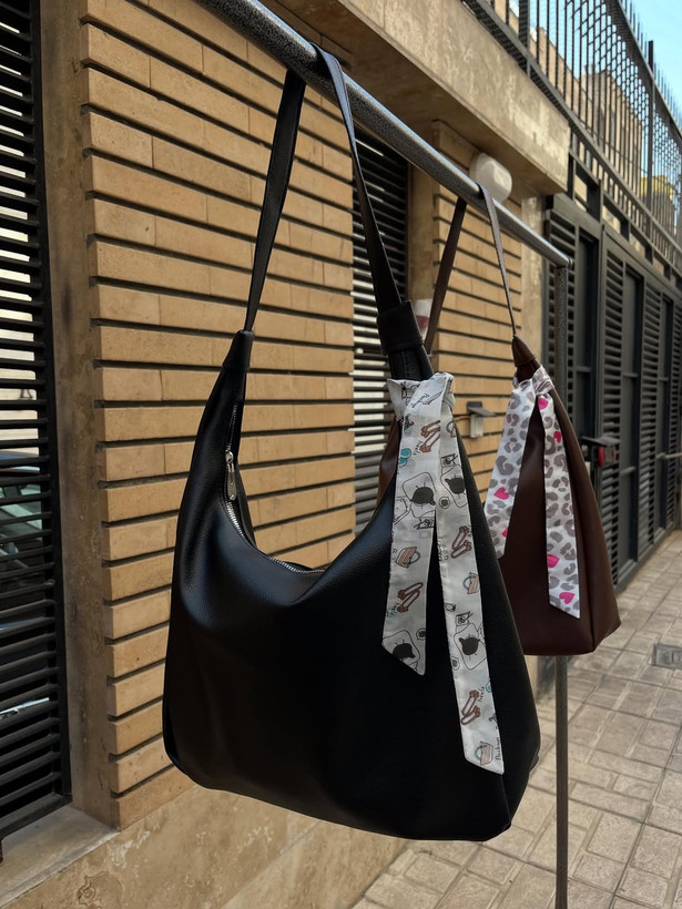 کیف روژانو جنس چرم شرانگ رنگ مشکی شکلاتی ابعاد ۳۰۴۰