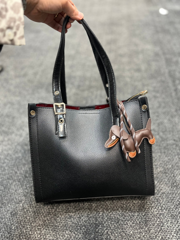 کیف لاوان به همراه چارم بگ
